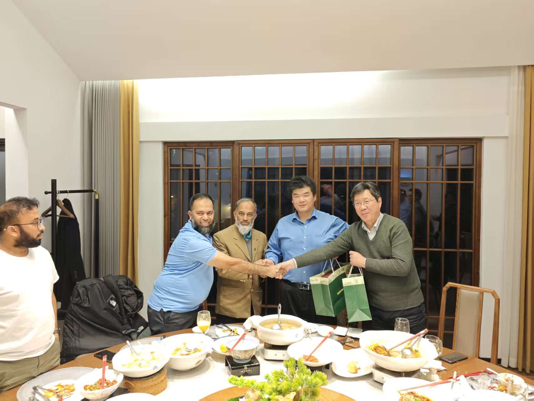 我司喜迎孟加拉客户到访 双方顺利达成战略合作